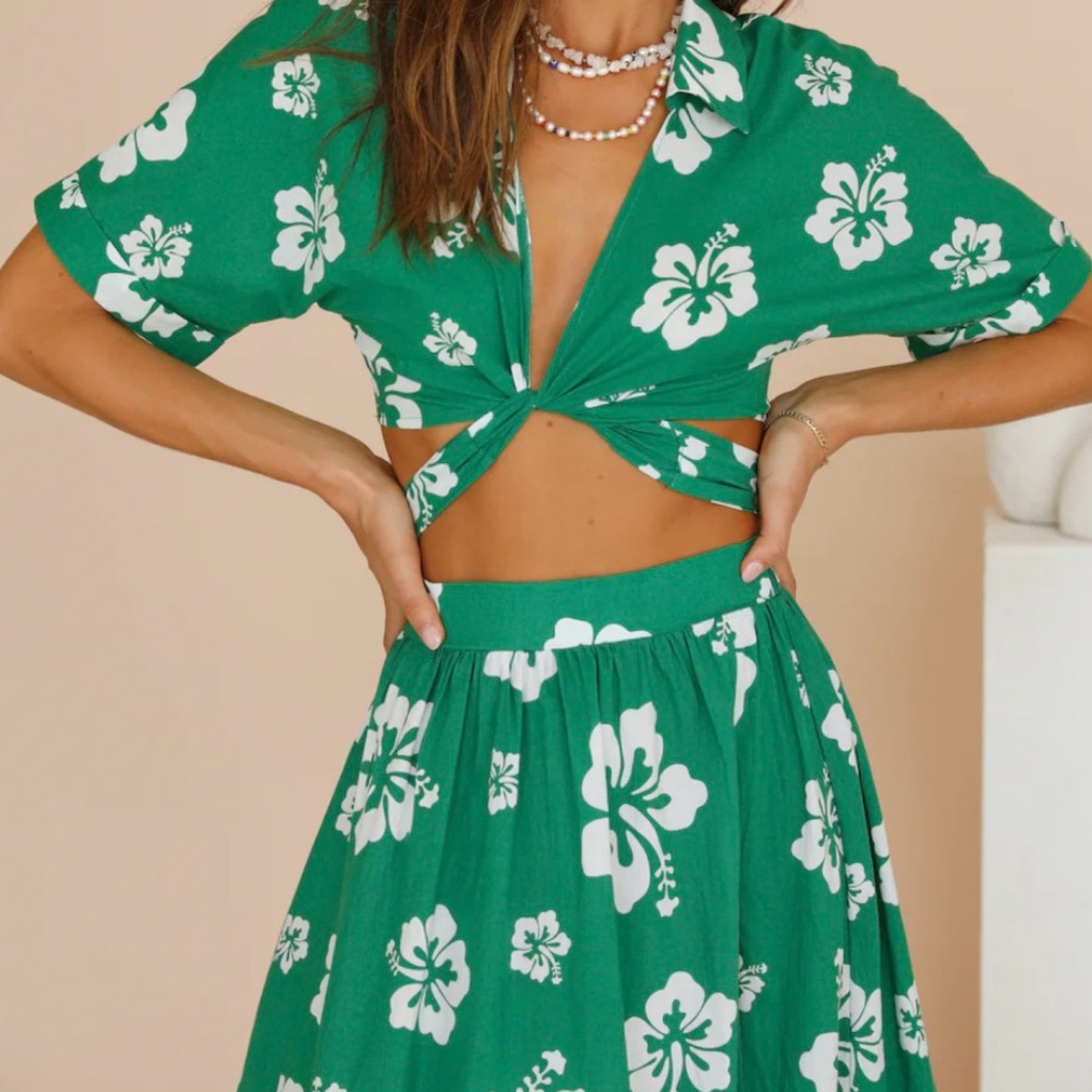 Runaway The Label-Kamea Top & Floaty Maxi Skirt. - Picture 5 of 5